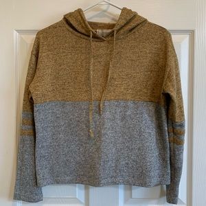 Hooded crop top sweatshirt